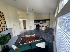 2BR 2BA Gem With Private Yard Entire House